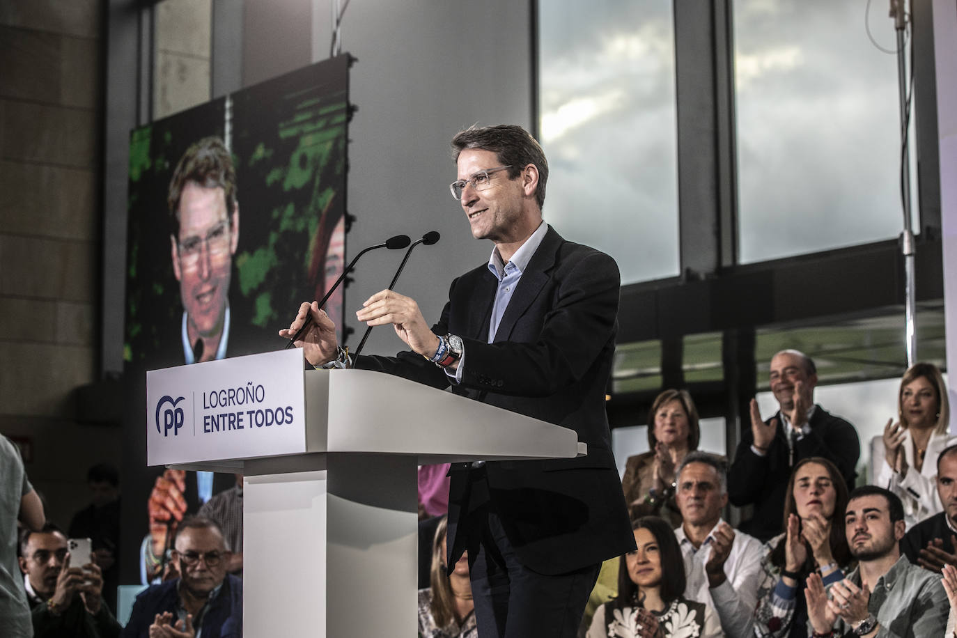 Mitin de Feijóo en Riojafórum