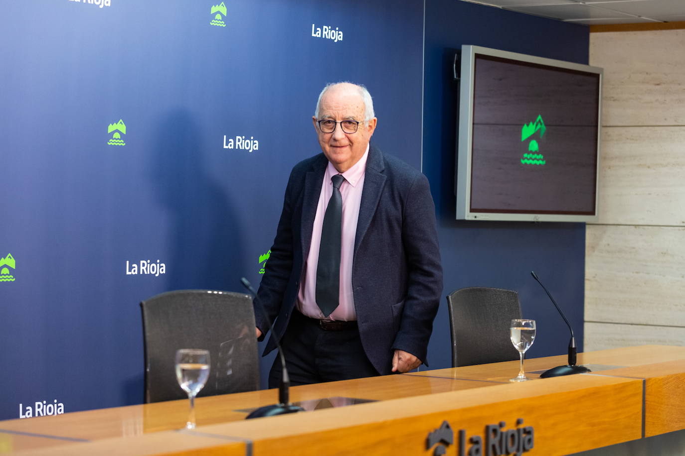 Pedro Uruñuela, consejero de Educación, durante una rueda de prensa.