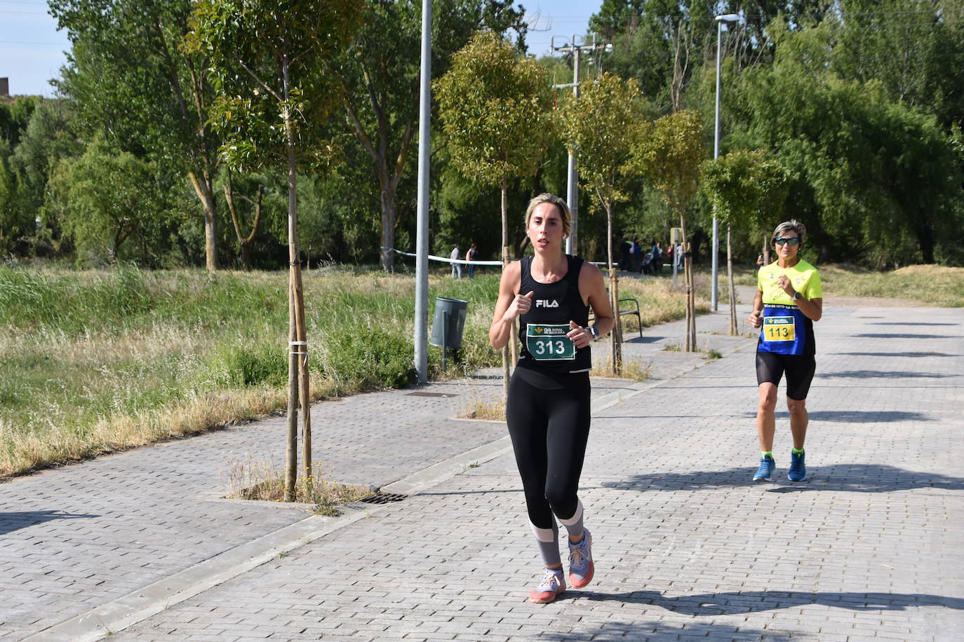 Imágenes de la carrera de la Ciruela de Nalda y Quel