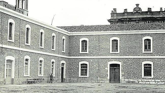 Imagen antes - De cuartel a Ayuntamiento