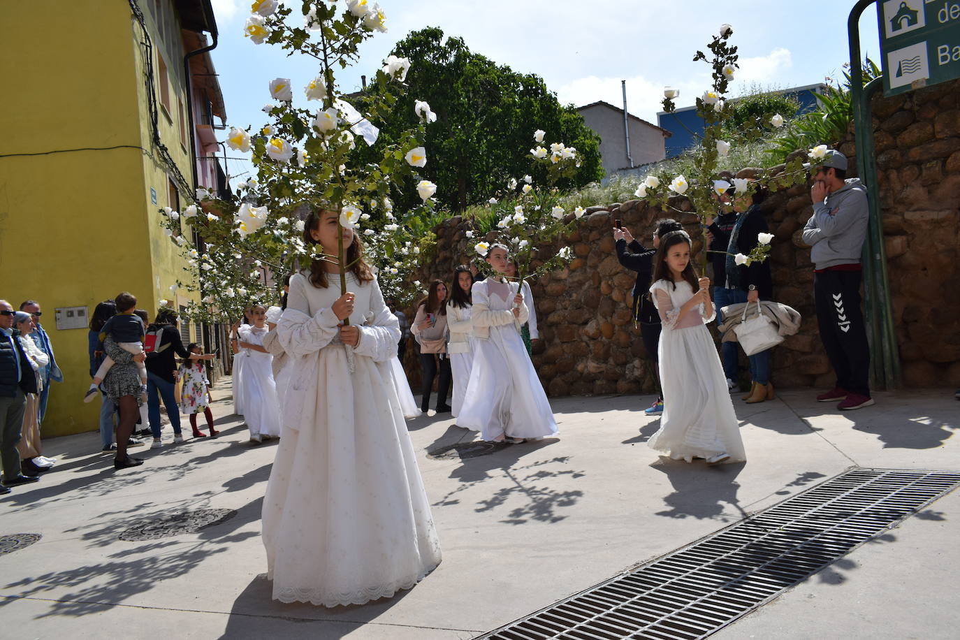 Las doncellas de Sorzano regresan a la Virgen del Roble