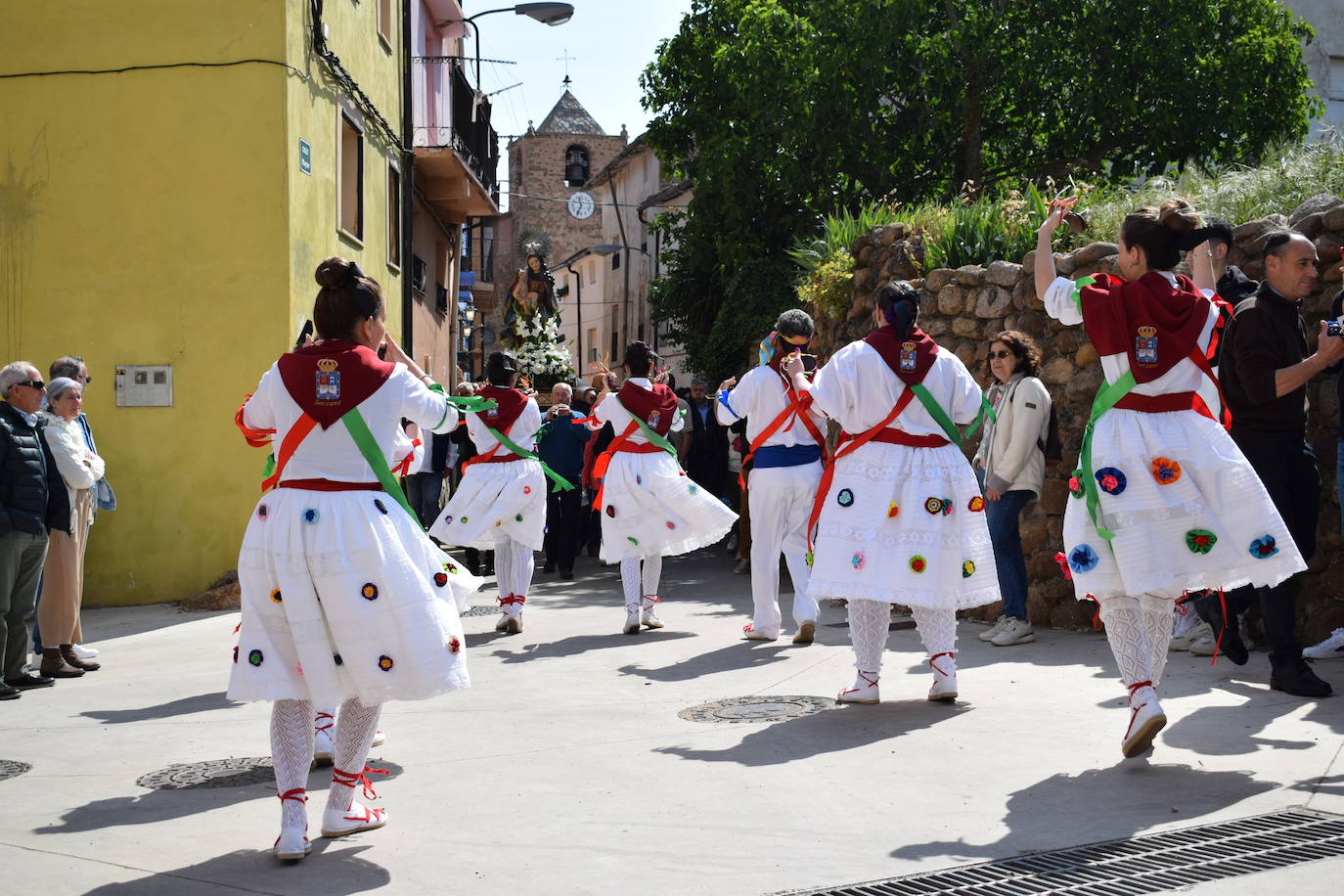 Las doncellas de Sorzano regresan a la Virgen del Roble