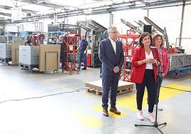 Andreu ha destacado la apuesta de su gobierno por la industria durante una visita a Talleres Lispar, en La Portalada.