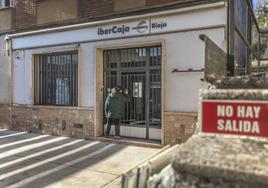 La oficina de Berceo, una de las últimas en bajar la verja.