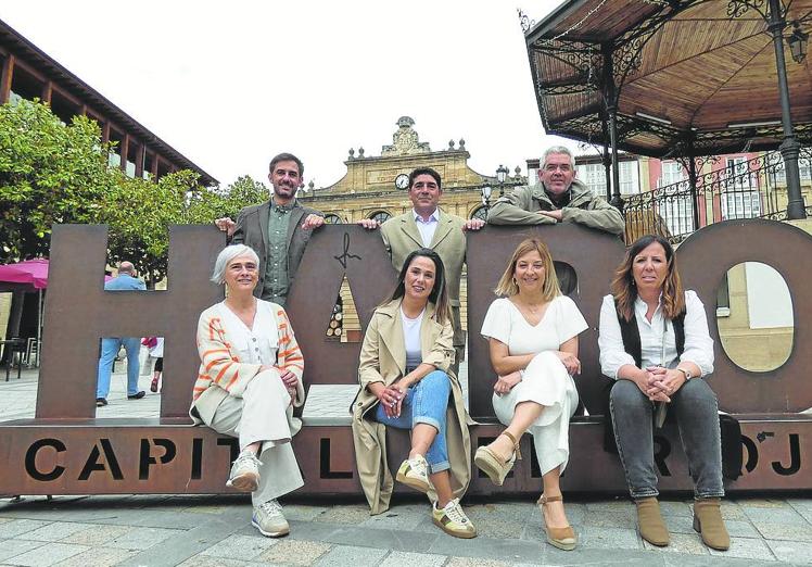 Arriba: Borja Merino (Ciudadanos), Adolfo Jiménez (Partido Riojano+España Vaciada), Luis Salazar (Por La Rioja). Abajo: Arantxa Carrero (Unidas), Naiara Hernáez (PSOE), Guadalupe Fernández (PP), Laura Vidaurre (Vinea).