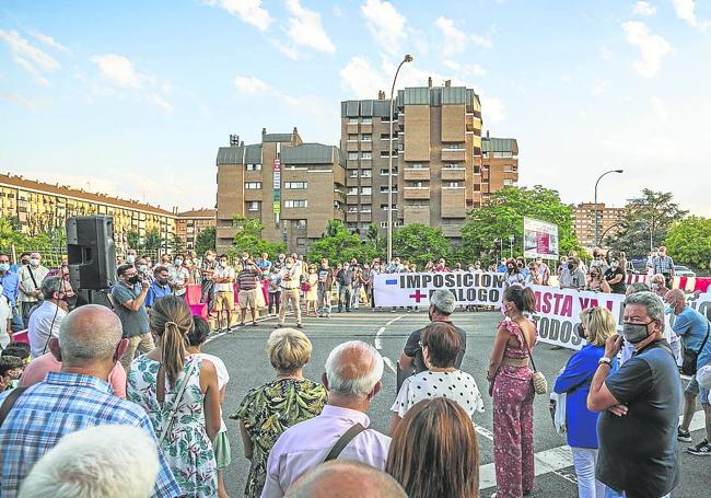 Vecinos de República Argentina, Vara de Rey, Duquesa... protagonizaron protestas en 2021.