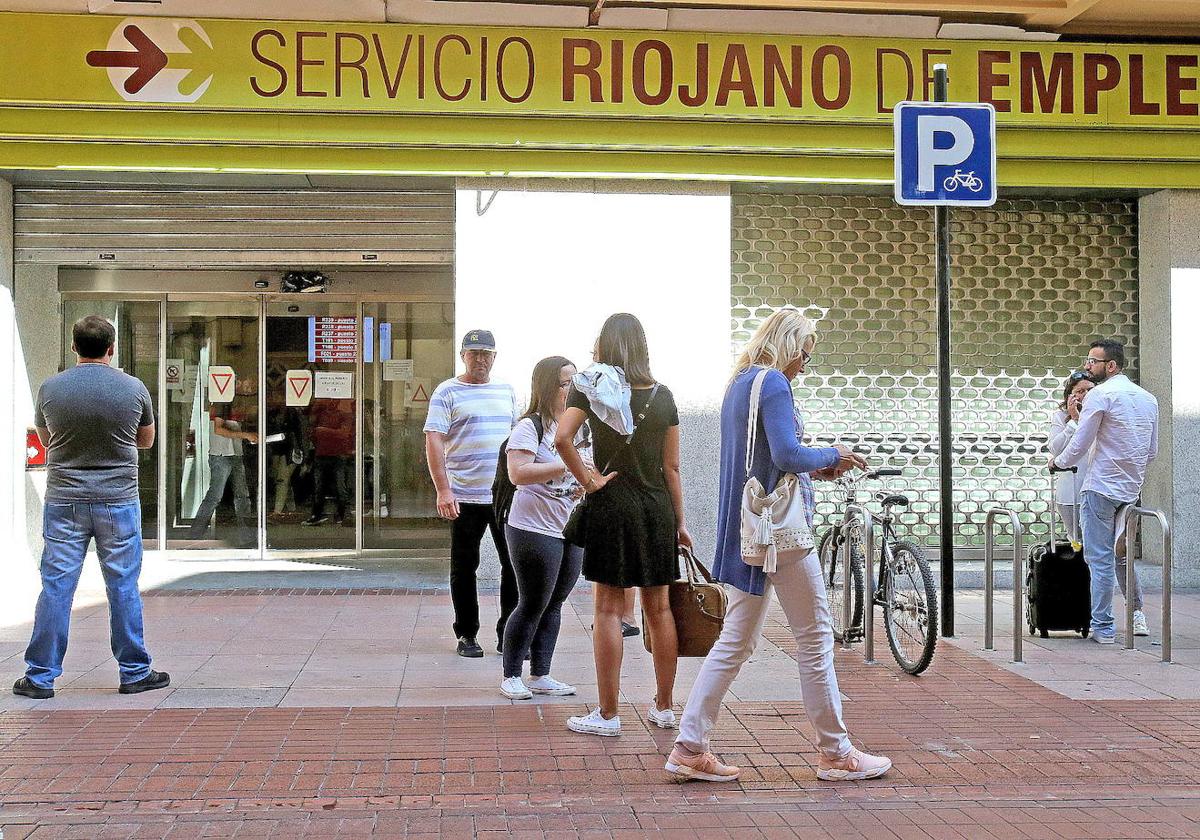 Oficina del Servicio Riojano de Empleo, en Logroño.