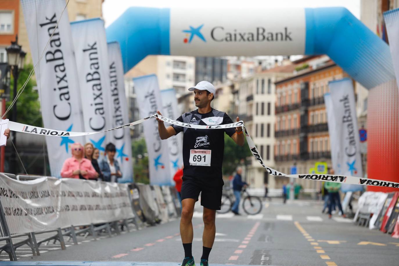 Los corredores llegan a la meta