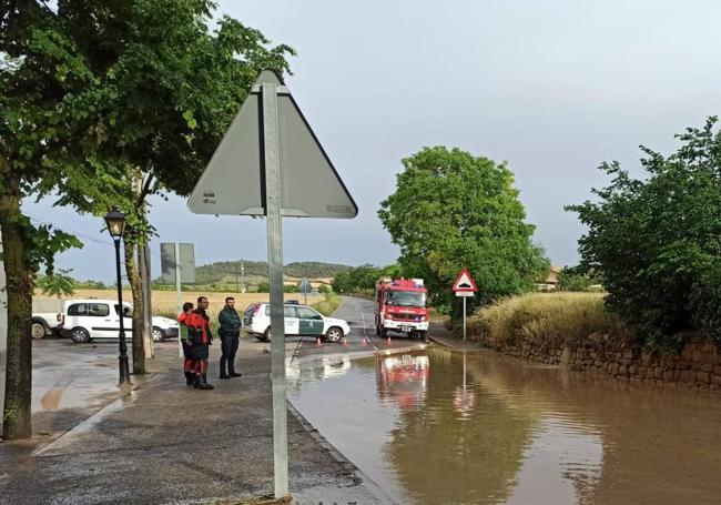 Corte de carretera este lunes por la tarde a causa del agua.