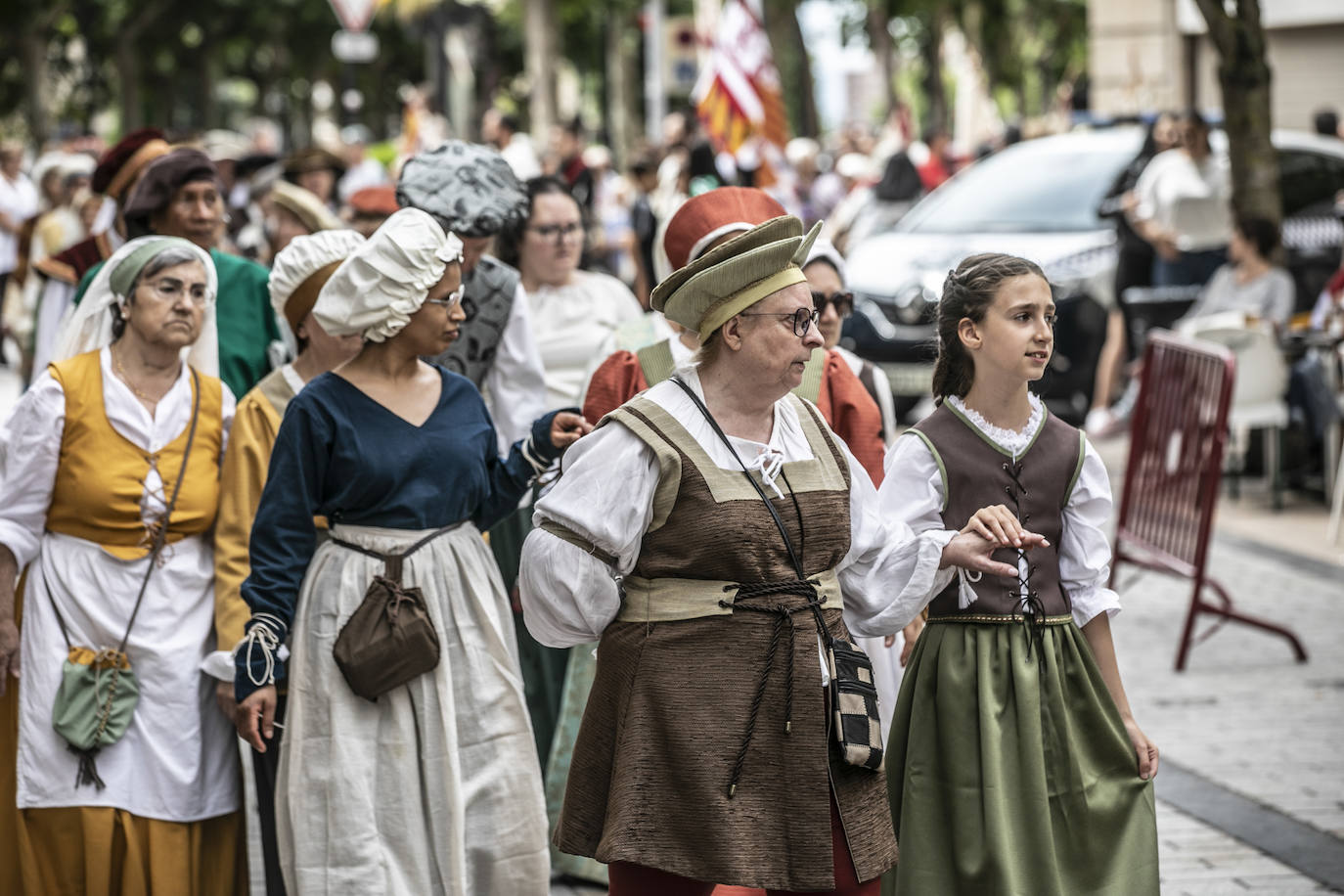 Llegada de Carlos V y entrega de la flor de lis