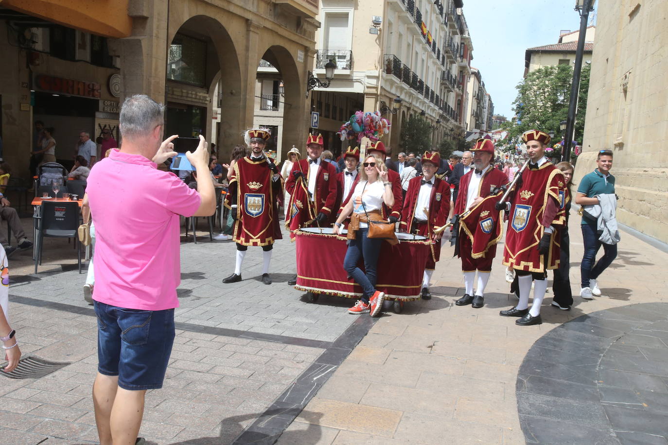 Portales y Juan Lobo acogen la degustación de toro guisado, en cumplimiento del Voto de San Bernabé