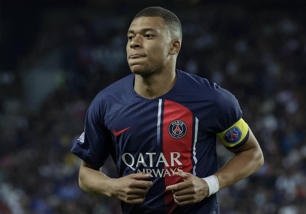 Mbappé asegura estar «feliz» por quedarse un año más en el PSG