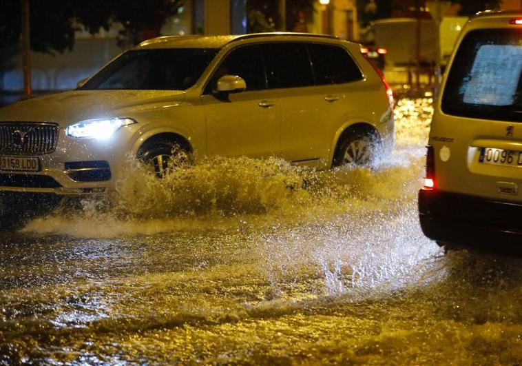 Multitud de incidencias y dos conductores rescatados en Logroño