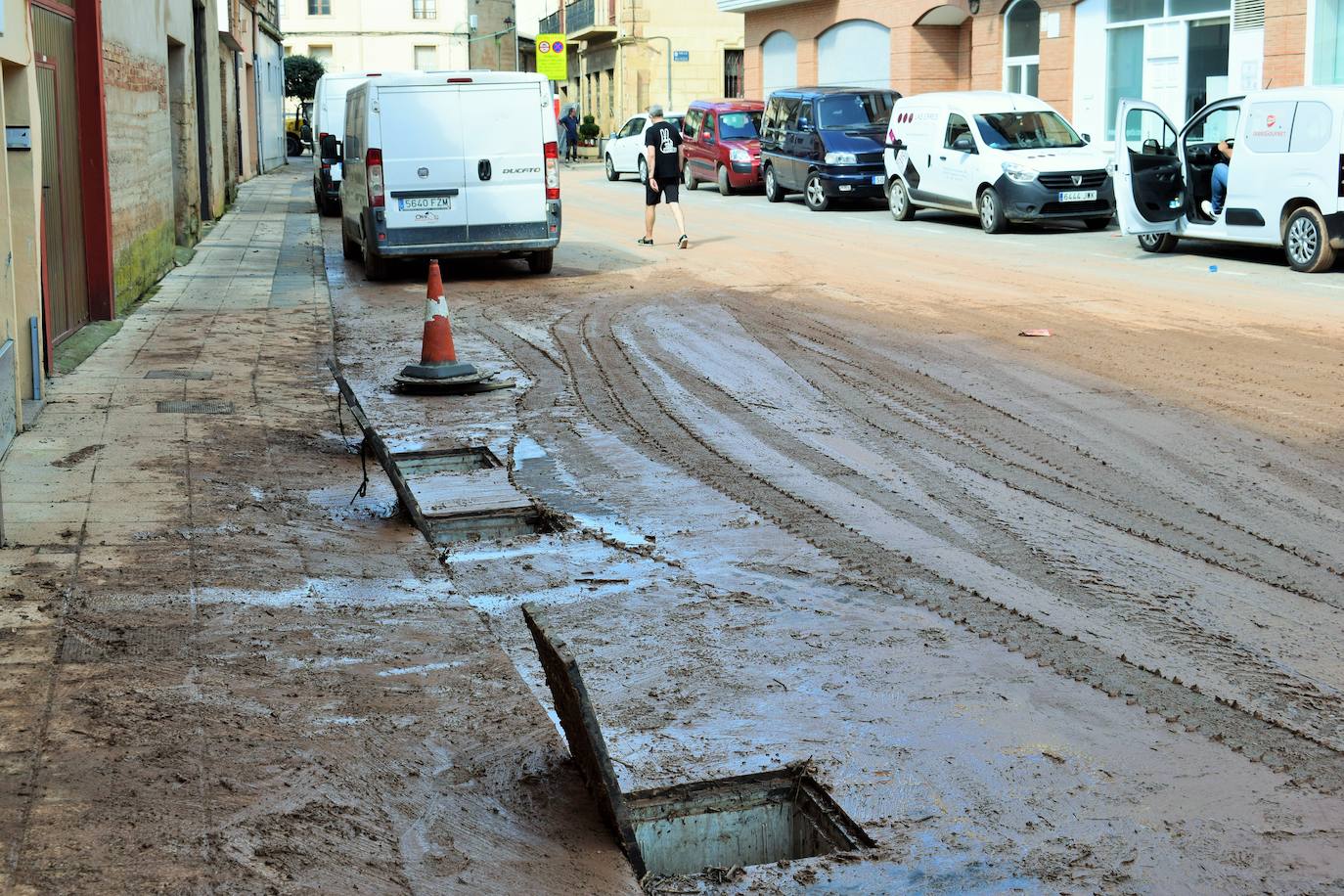 Las inundaciones afectaron a las calles de Fuenmayor