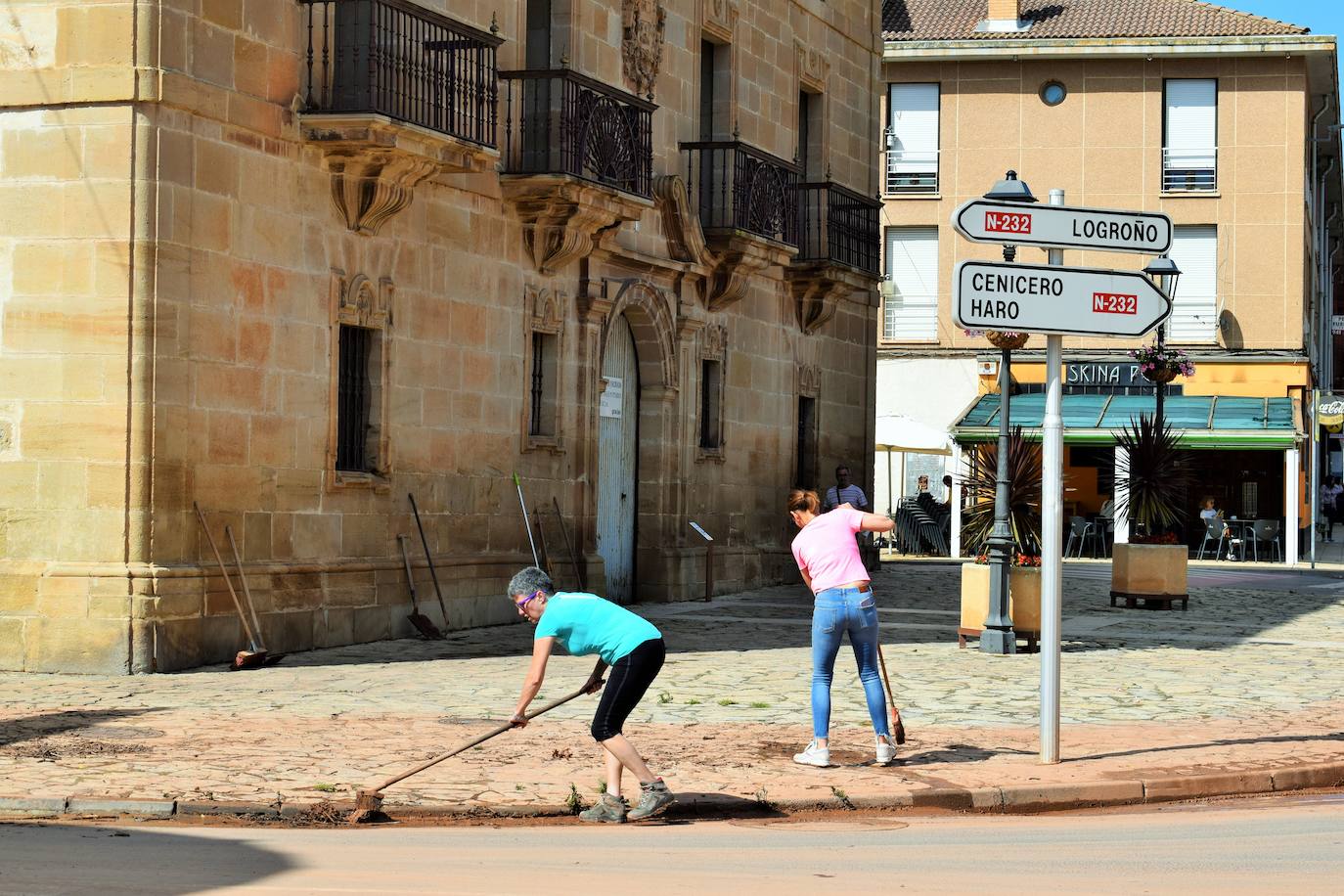 Las inundaciones afectaron a las calles de Fuenmayor