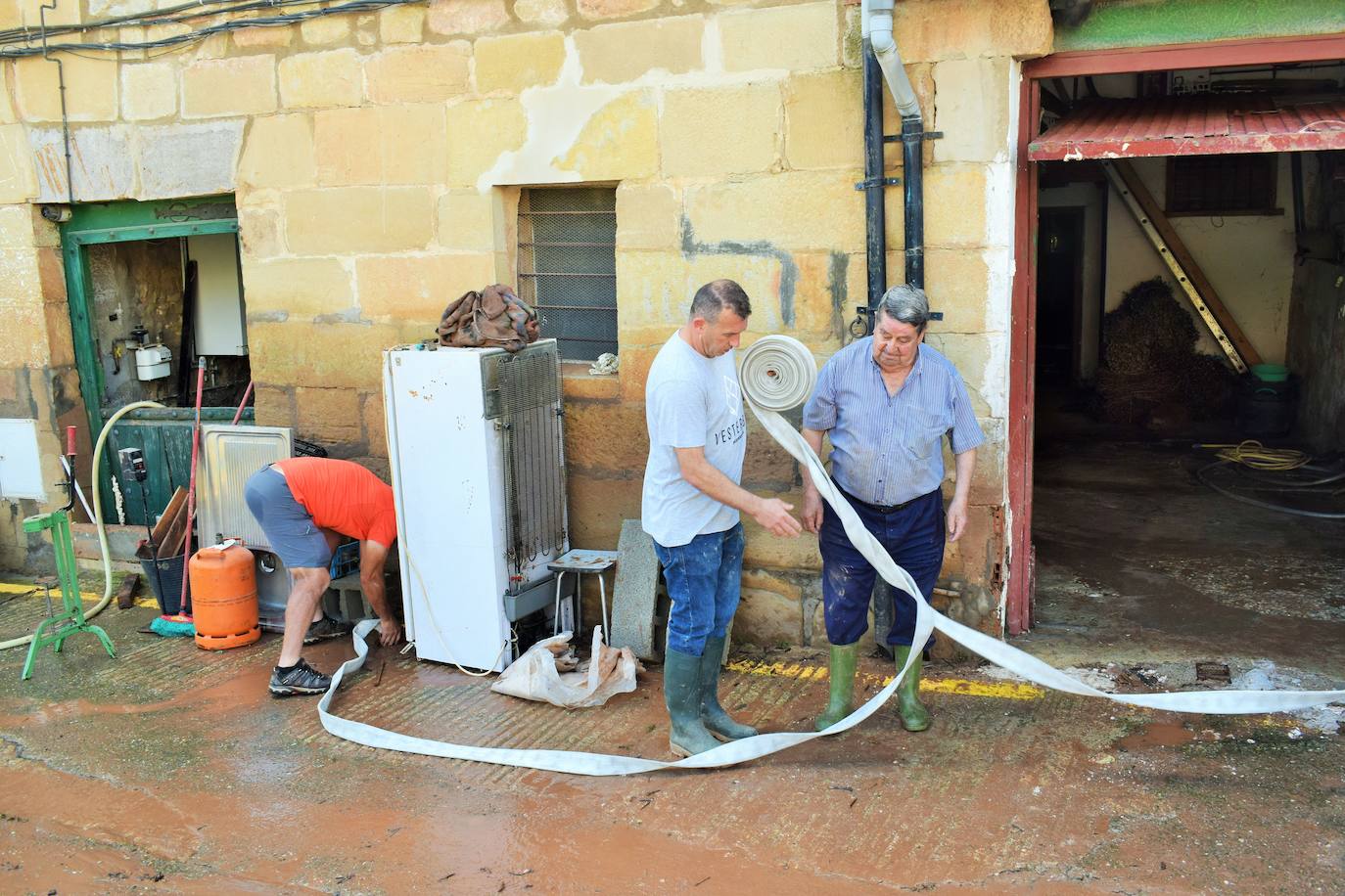 Las inundaciones afectaron a las calles de Fuenmayor