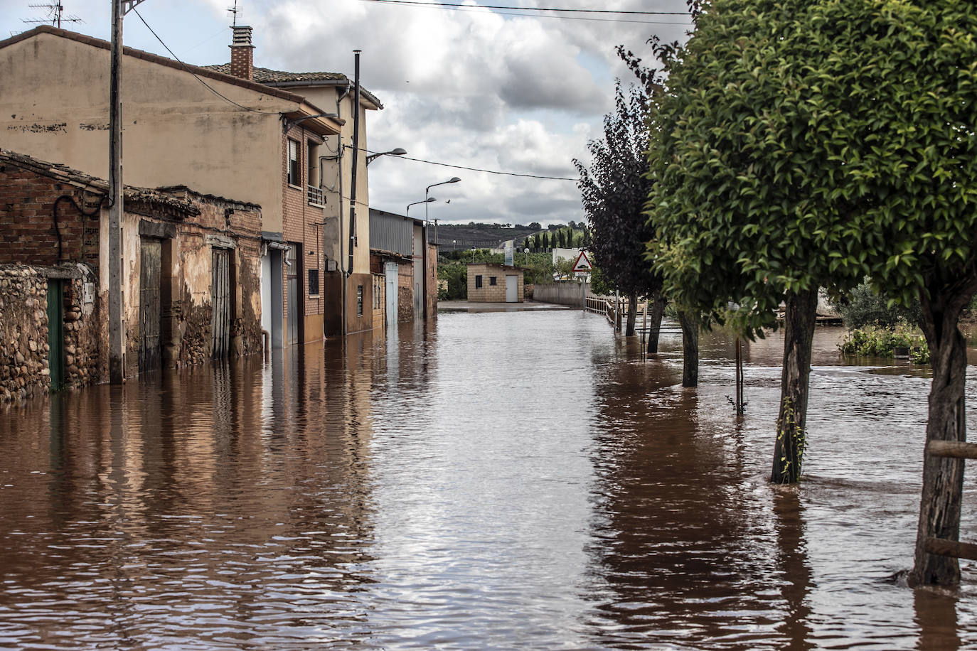 Los vecinos de Uruñuela limpian las calles