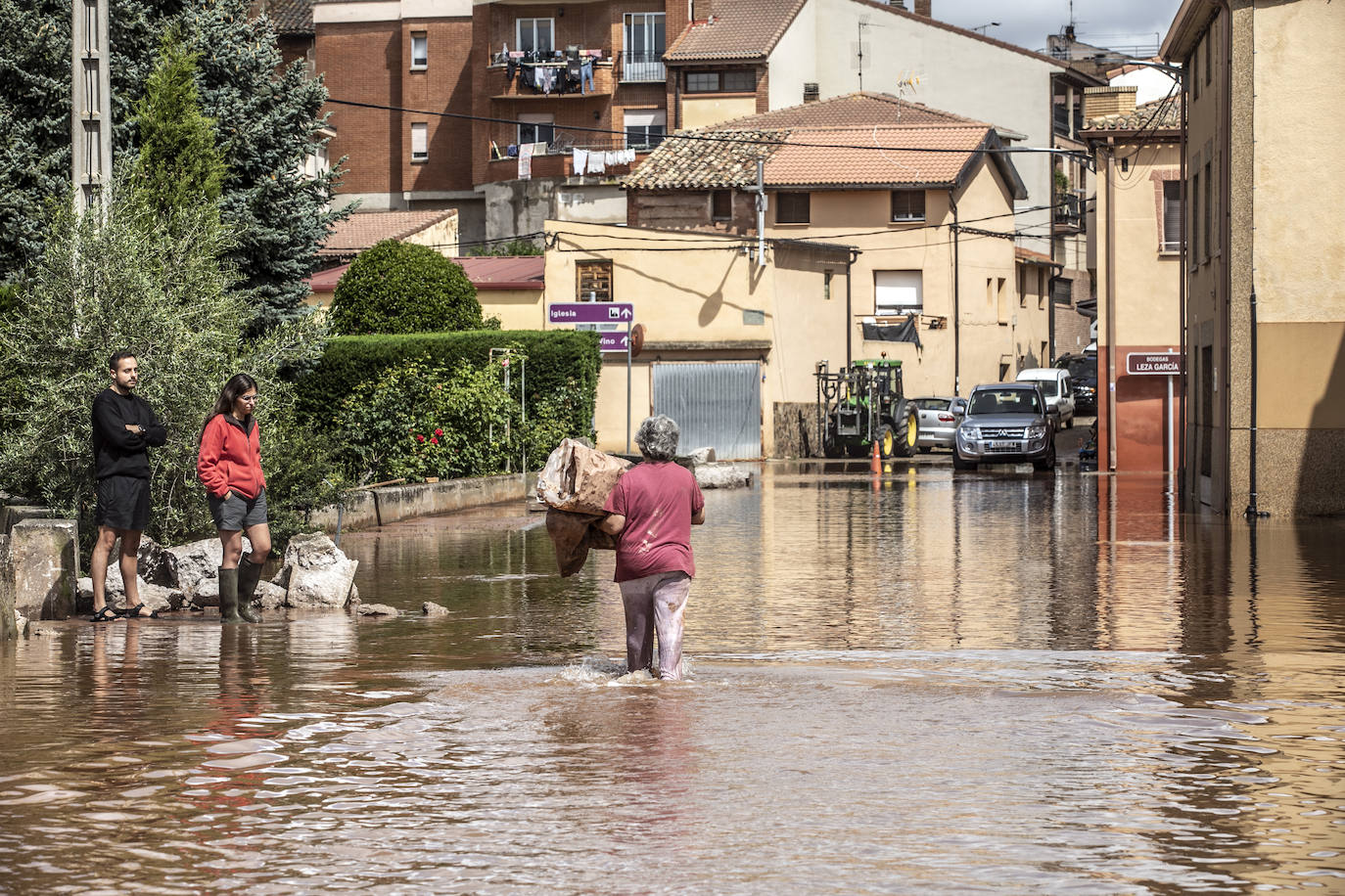 Los vecinos de Uruñuela limpian las calles