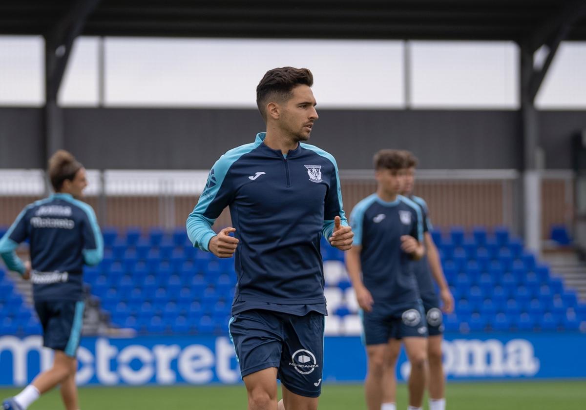 Sergio Arratia, en un entrenamiento del filial del Leganés