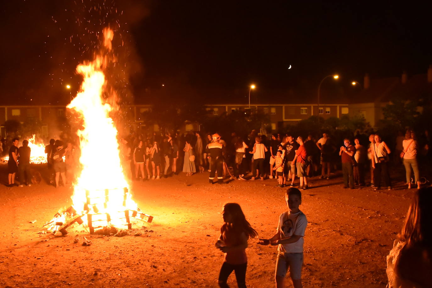 Hogueras en el barrio de Yagüe