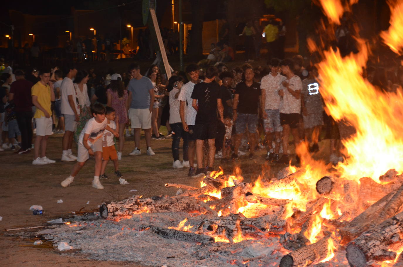 Calahorra disfruta con las hogueras de San Juan