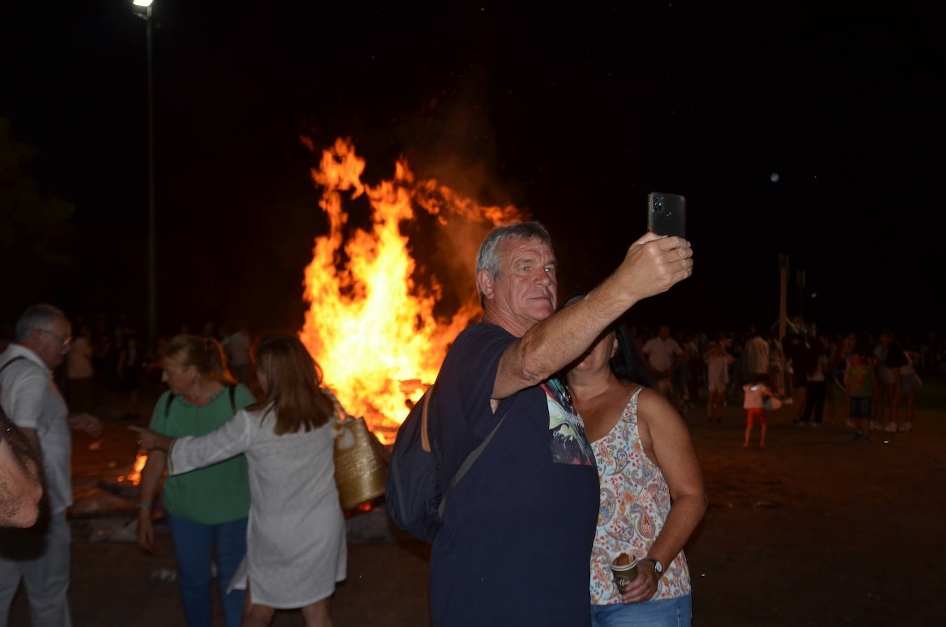 Calahorra disfruta con las hogueras de San Juan