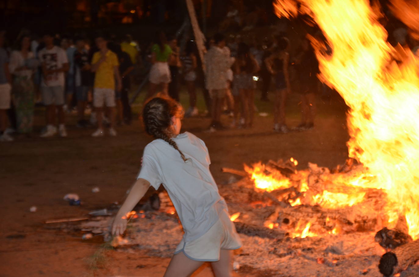 Calahorra disfruta con las hogueras de San Juan