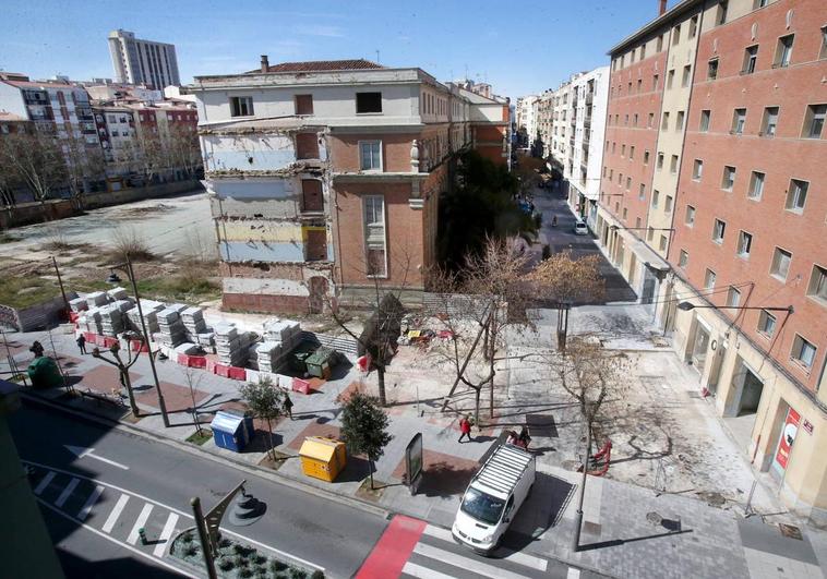 Obras en el paseo de las Cien Tiendas.