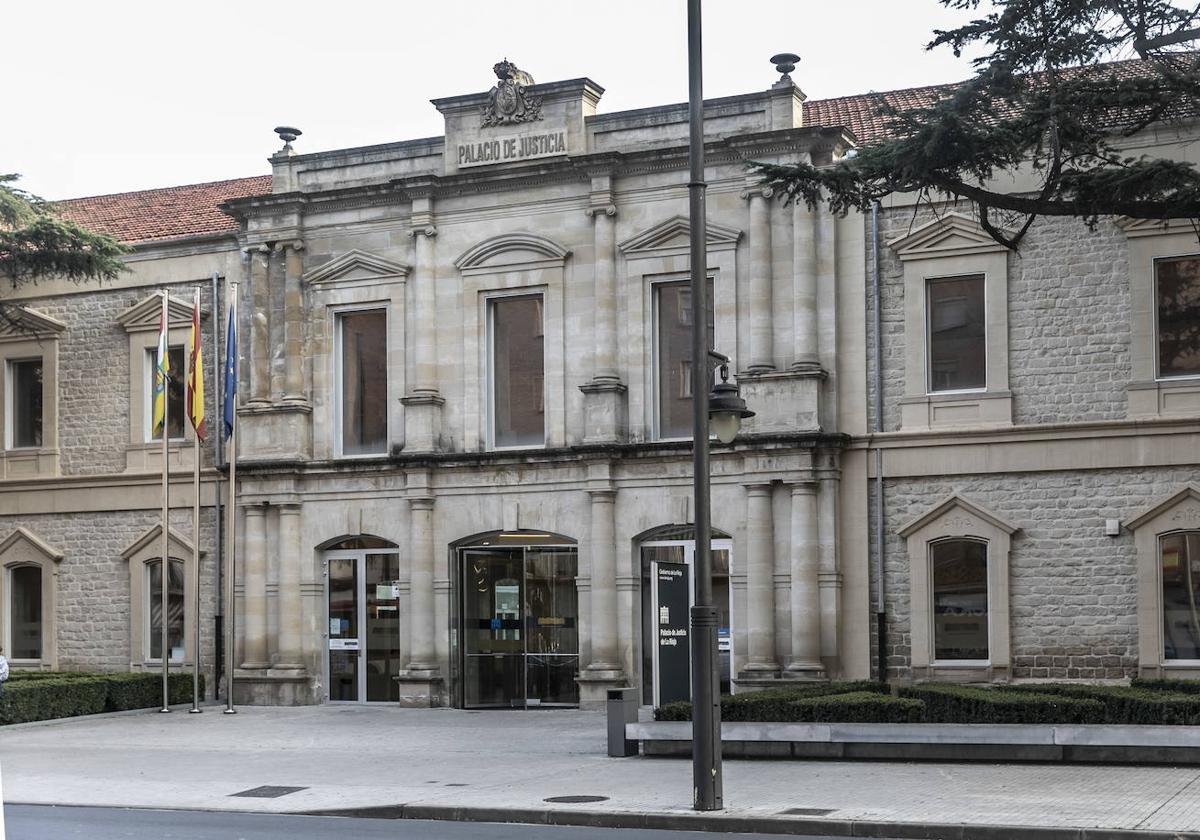 Absuelto un hombre acusado de abusar sexualmente de la hija de su pareja en Logroño