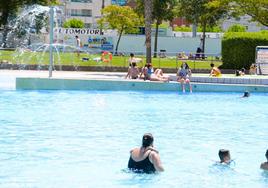 Piscina exterior del Complejo Deportivo Municipal La Planilla, ayer sábado.