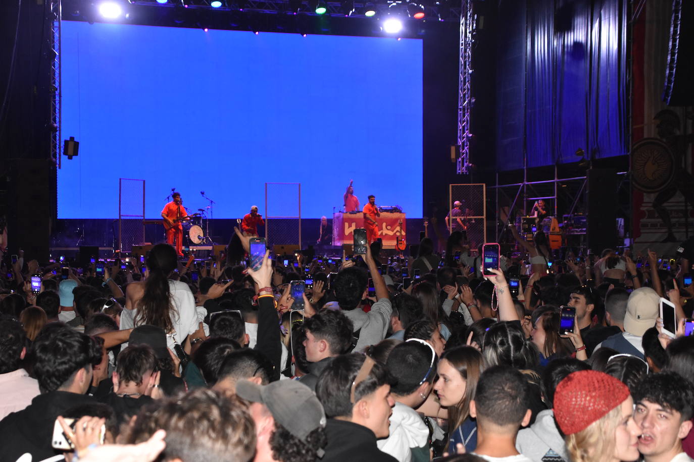 Viernes noche en el Holika