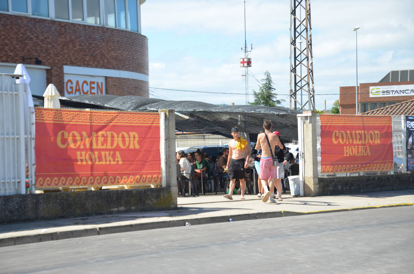 La acampada del Holika no para