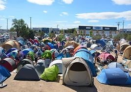 La acampada del Holika no para