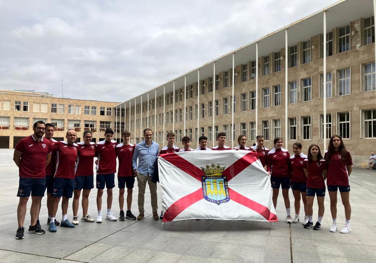 Los representantes de Logroño en los Juegos Internacionales Escolares, este martes en la capital riojana.