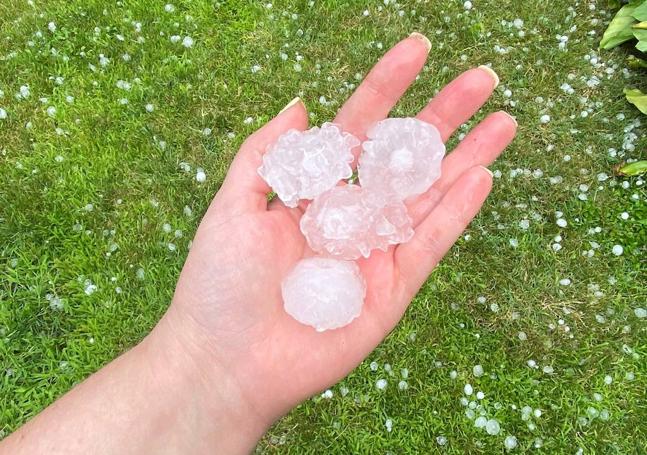 Tamaño del granizo caído esta tarde en Navarrete.