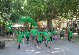 Los participantes de la VI Marcha contra el cáncer comenzaron el recorrido desde el quiosco del paseo San Julián de Nájera.