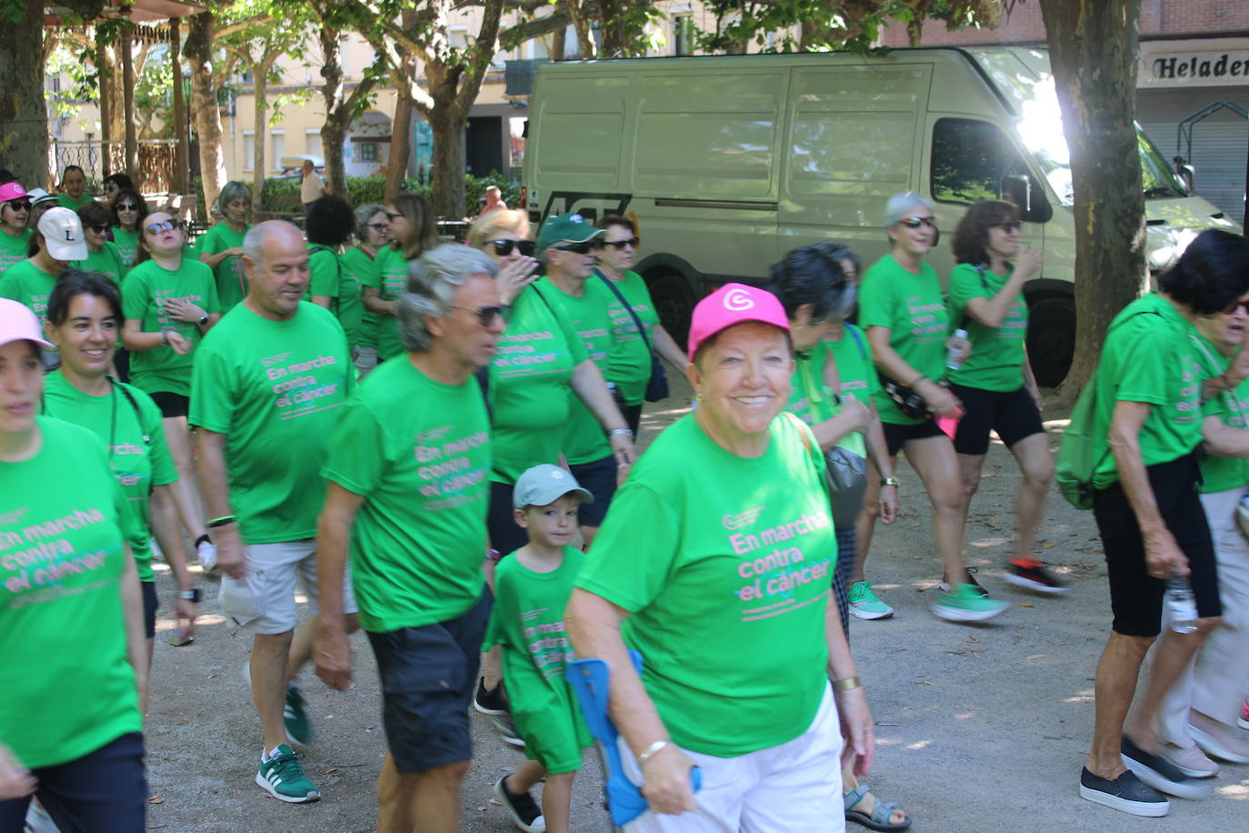 La VI Marcha contra el cáncer reúne a más de 1.200 personas en Nájera