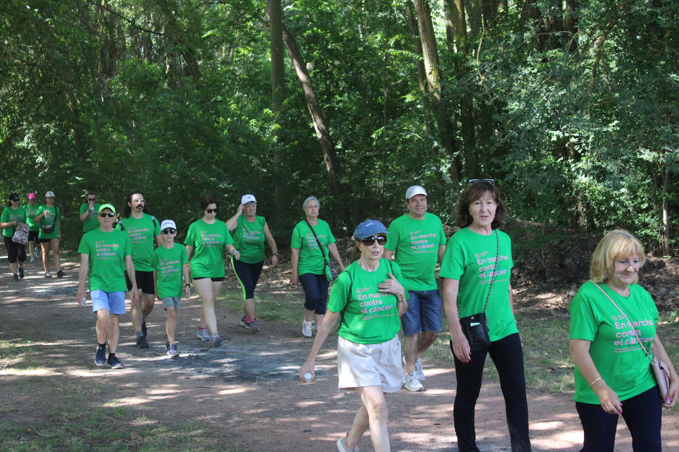 La VI Marcha contra el cáncer reúne a más de 1.200 personas en Nájera