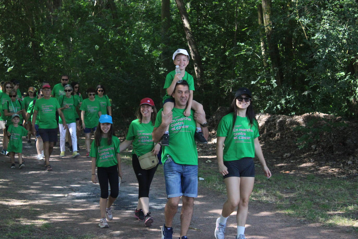 La VI Marcha contra el cáncer reúne a más de 1.200 personas en Nájera