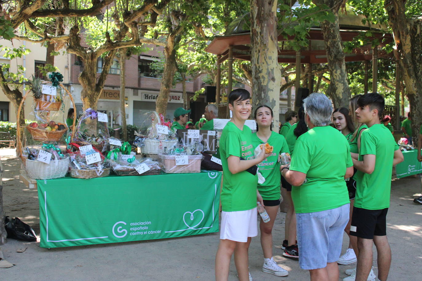 La VI Marcha contra el cáncer reúne a más de 1.200 personas en Nájera