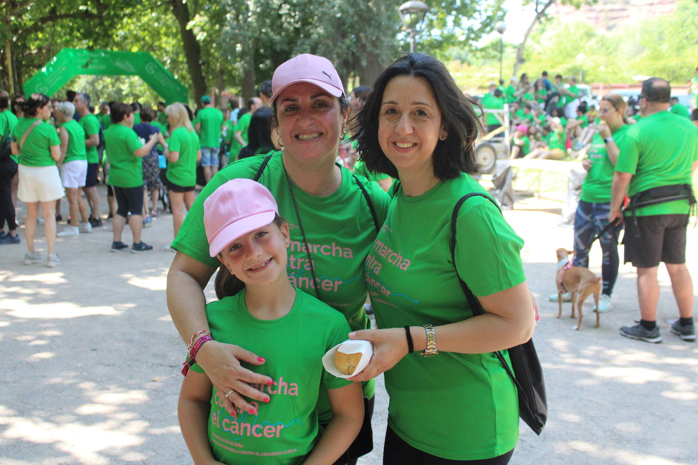La VI Marcha contra el cáncer reúne a más de 1.200 personas en Nájera