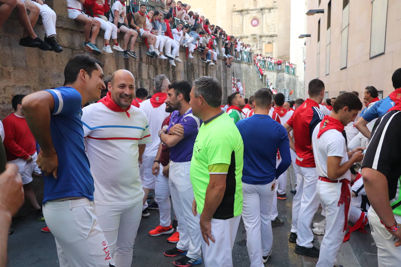 Decenas de riojanos van cada día a los encierros de San Fermín y después vuelven al trabajo