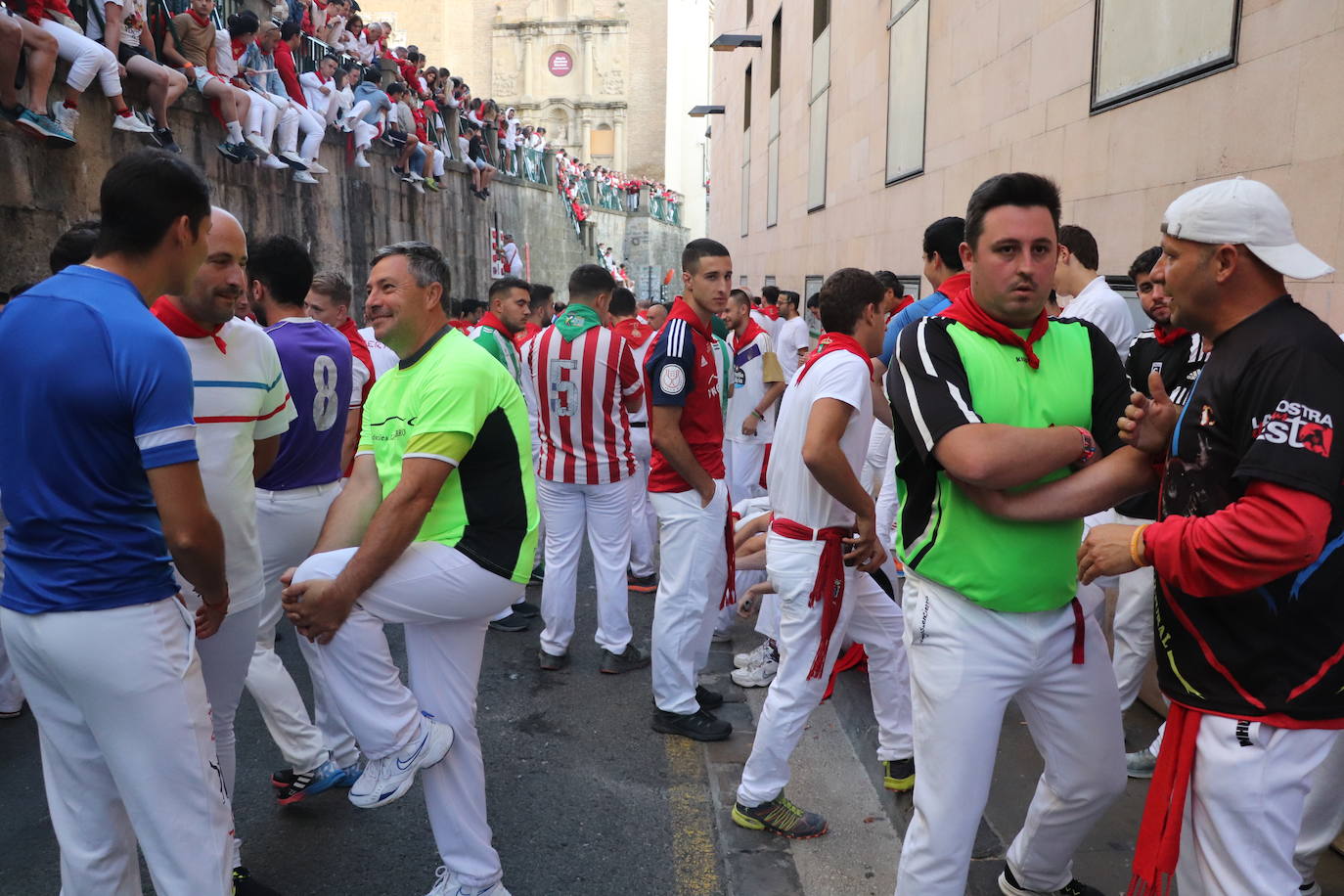 Decenas de riojanos van cada día a los encierros de San Fermín y después vuelven al trabajo