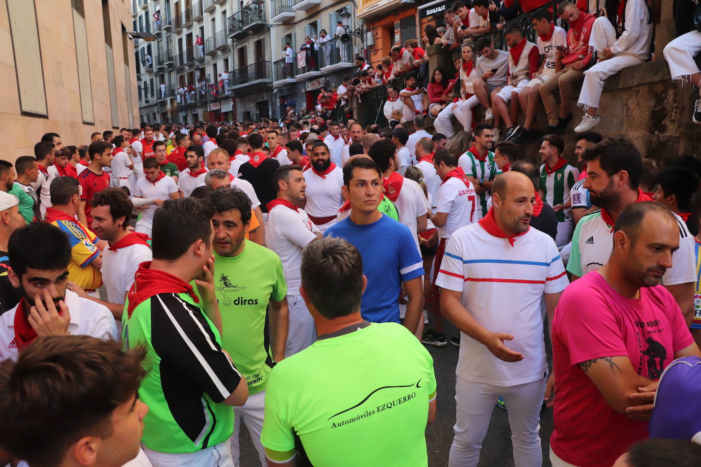 Decenas de riojanos van cada día a los encierros de San Fermín y después vuelven al trabajo