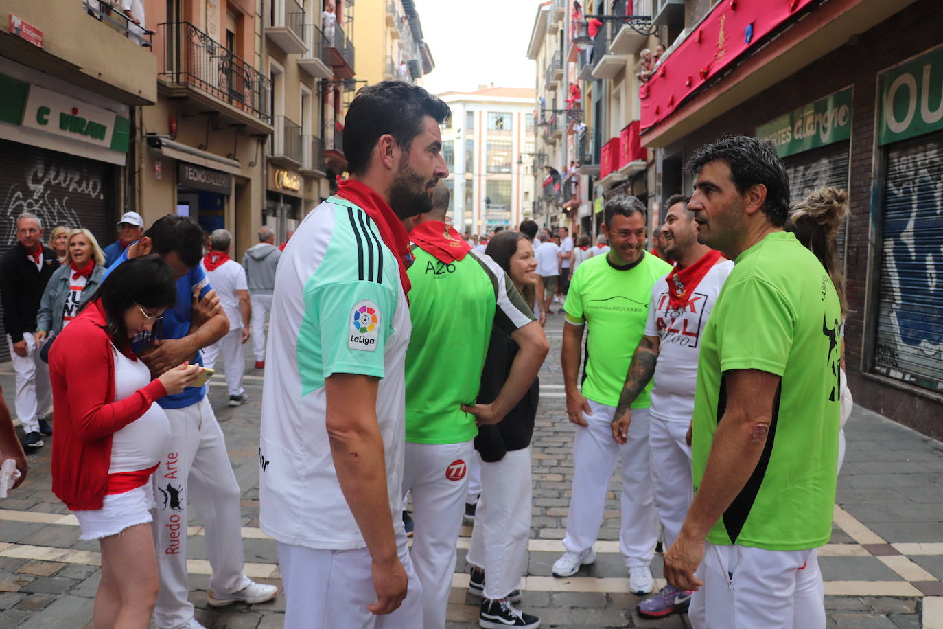 Decenas de riojanos van cada día a los encierros de San Fermín y después vuelven al trabajo