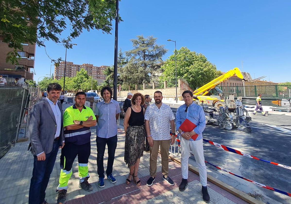 El PSOE pide al Gobierno municipal la ampliación del carril bus-taxi de Vara de Rey hasta el cruce con la LO-20