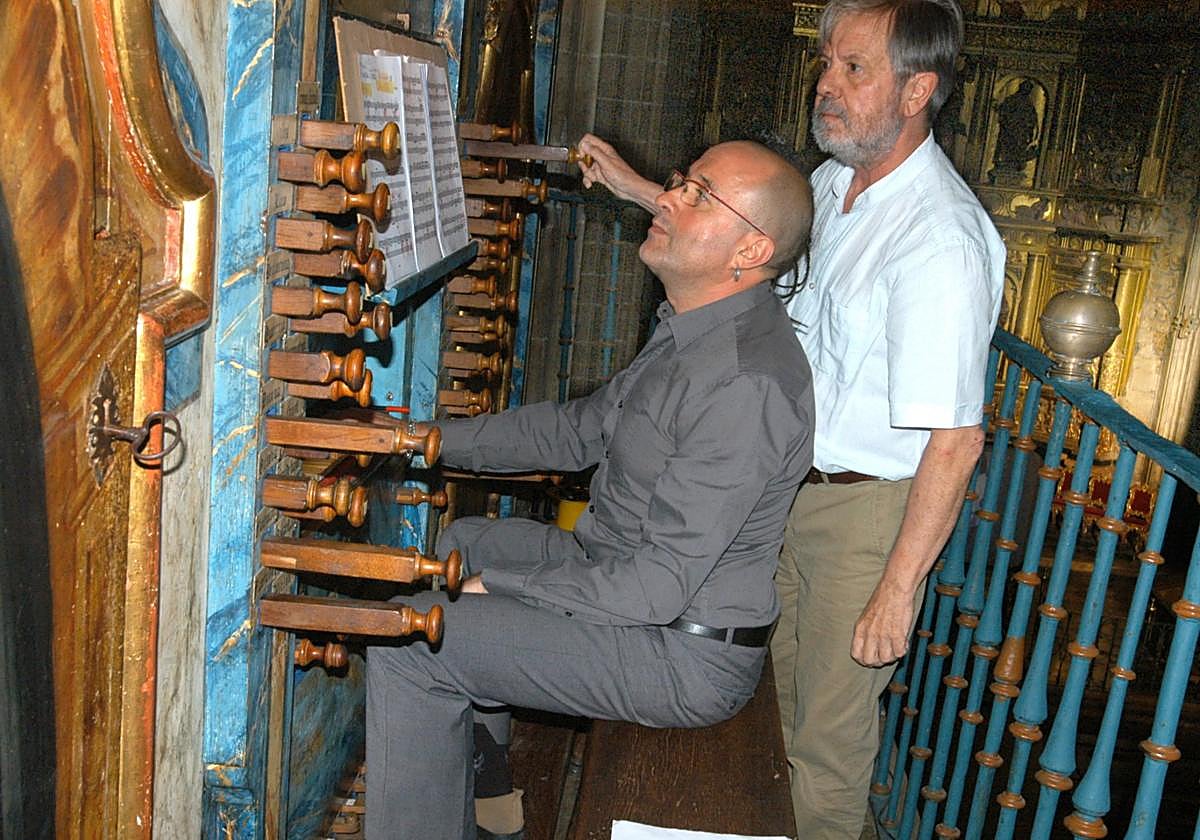 El organista Jesús Gonzalo.