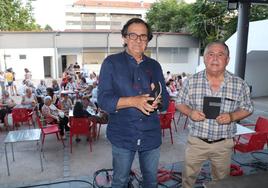 Augusto Olarte y Miguel Correas presentaron la reedición del poemario en la velada de este viernes en la terraza de Sendero Club.