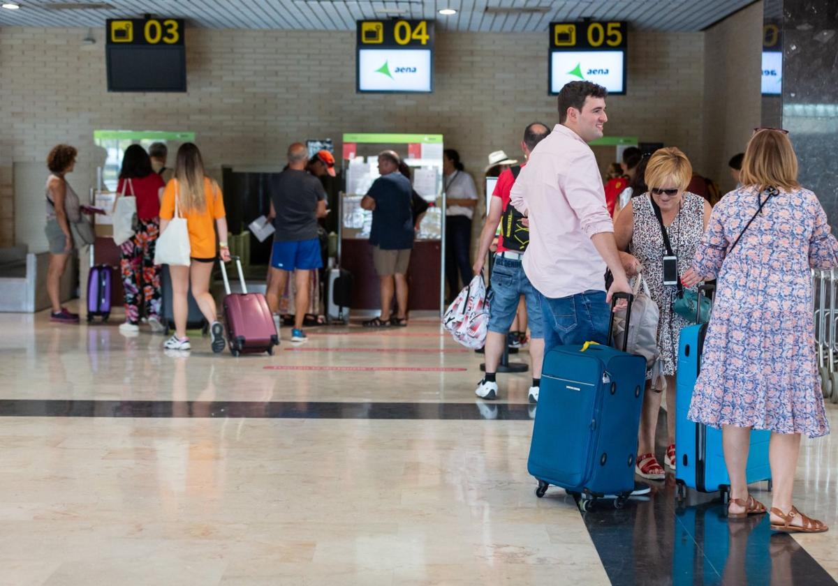 El aeropuerto unirá este verano La Rioja con Albania, Egipto, Jordania y Turquía