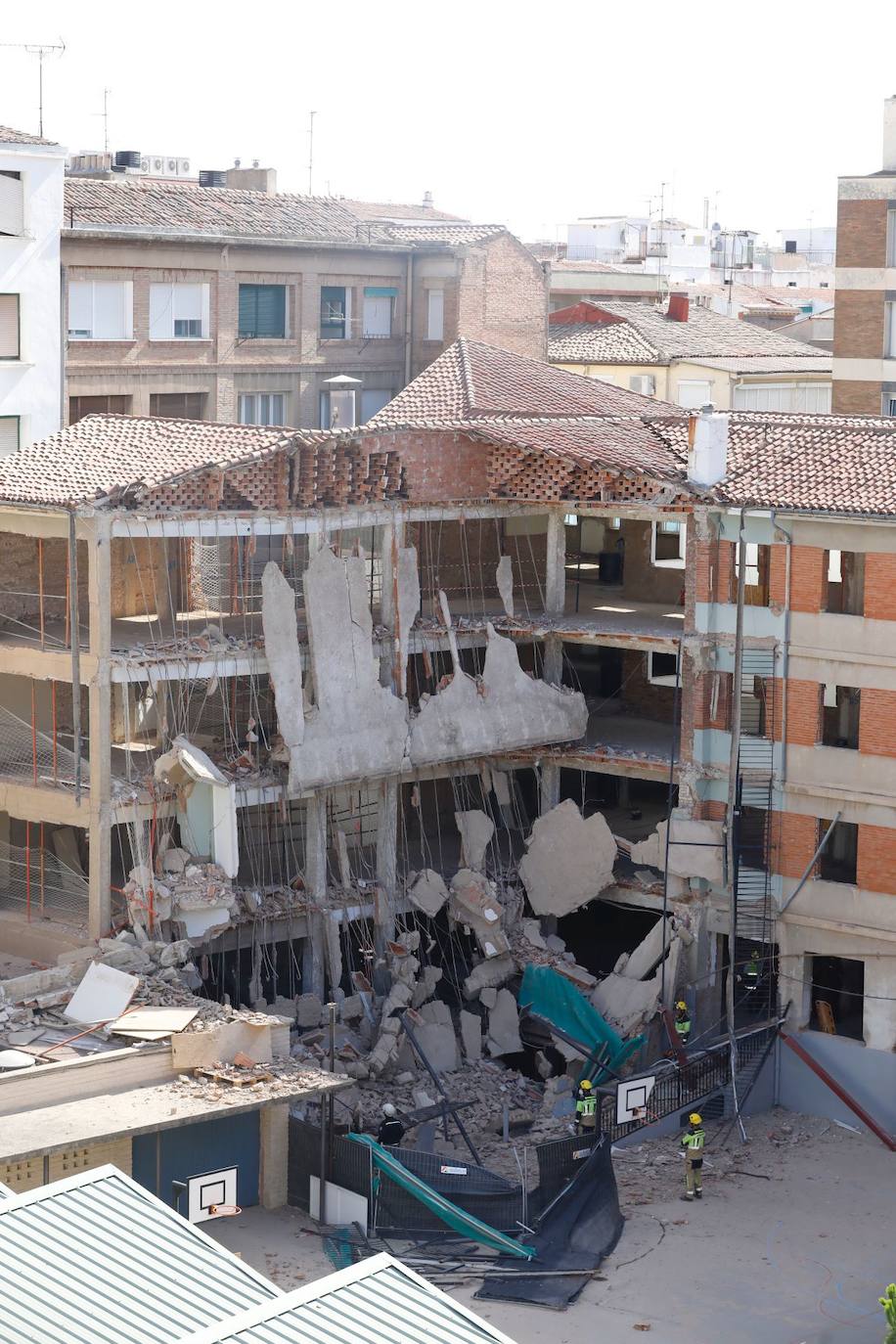 Los bomberos de Logroño, durante las tareas de rescate